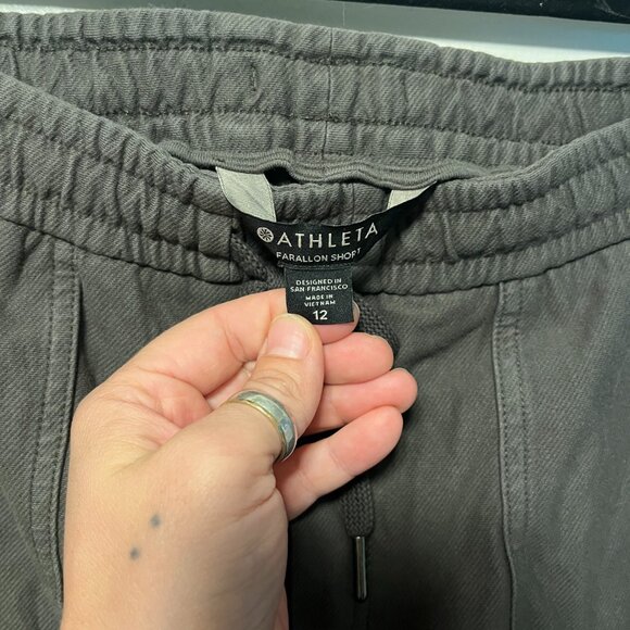 Athleta Farallon Shorts Gray Stretch Drawstring Casual – Women’s Size 12 - Picture 2 of 3